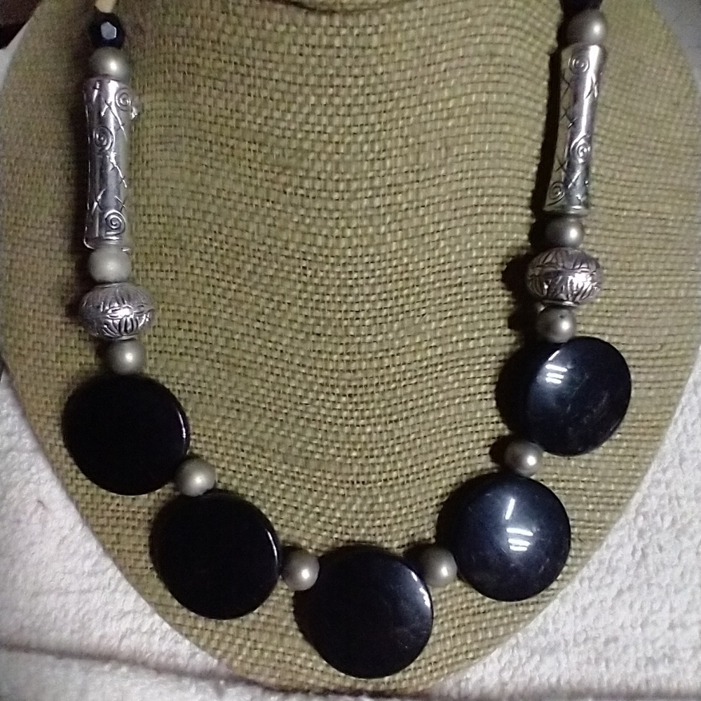 Silvertone black beads necklace